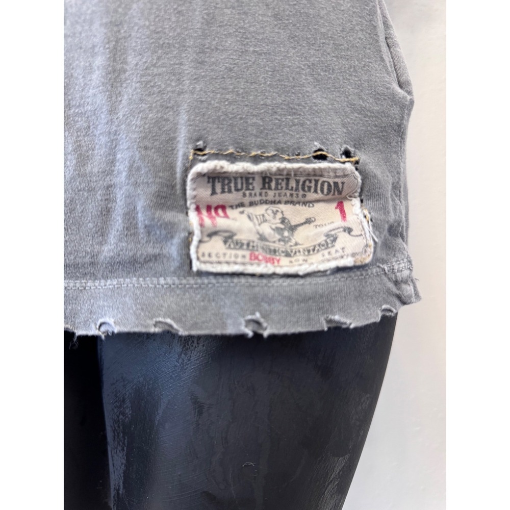 True Religion Women's World Tour Graphic Tee Gray Distressed Cotton Sz SP Grunge - Picture 6 of 8